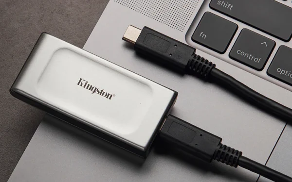 ვინჩესტერი - Kingston XS2000 1TB USB-C Portable External SSD - Image 2